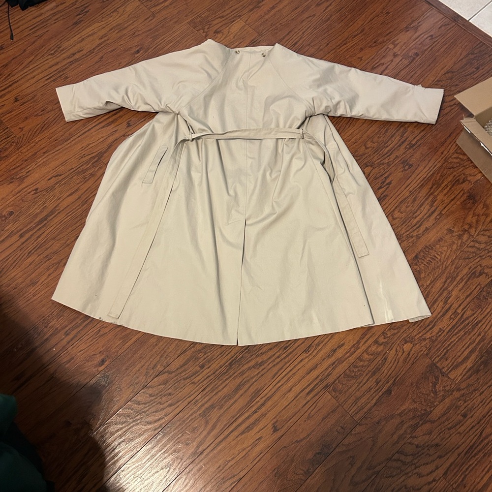 Vintage Rain Shredder women’s trench coat. Liner can be removed. - Picture 5 of 5